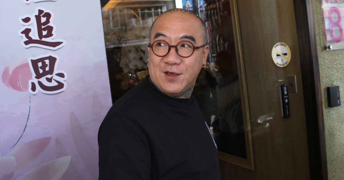鋼鐵爸公開顏正國後事訊息。（圖／東森娛樂）