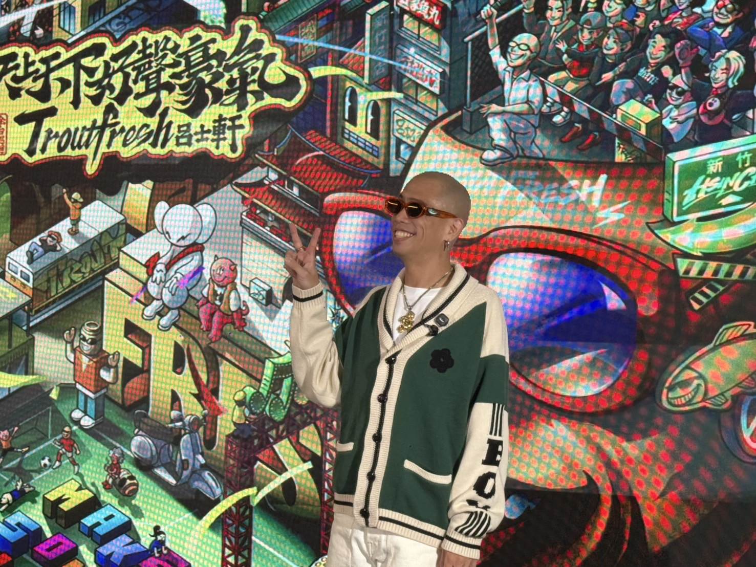 新科金曲歌王呂士軒大方「暴雷」，笑說<a href='https://star.ebc.net.tw/search/tags/嘉賓/' target='_blank'>嘉賓</a>就藏在<a href='https://star.ebc.net.tw/search/tags/巡演/' target='_blank'>巡演</a>主視覺裡。（圖／記者楊雅芸 攝）