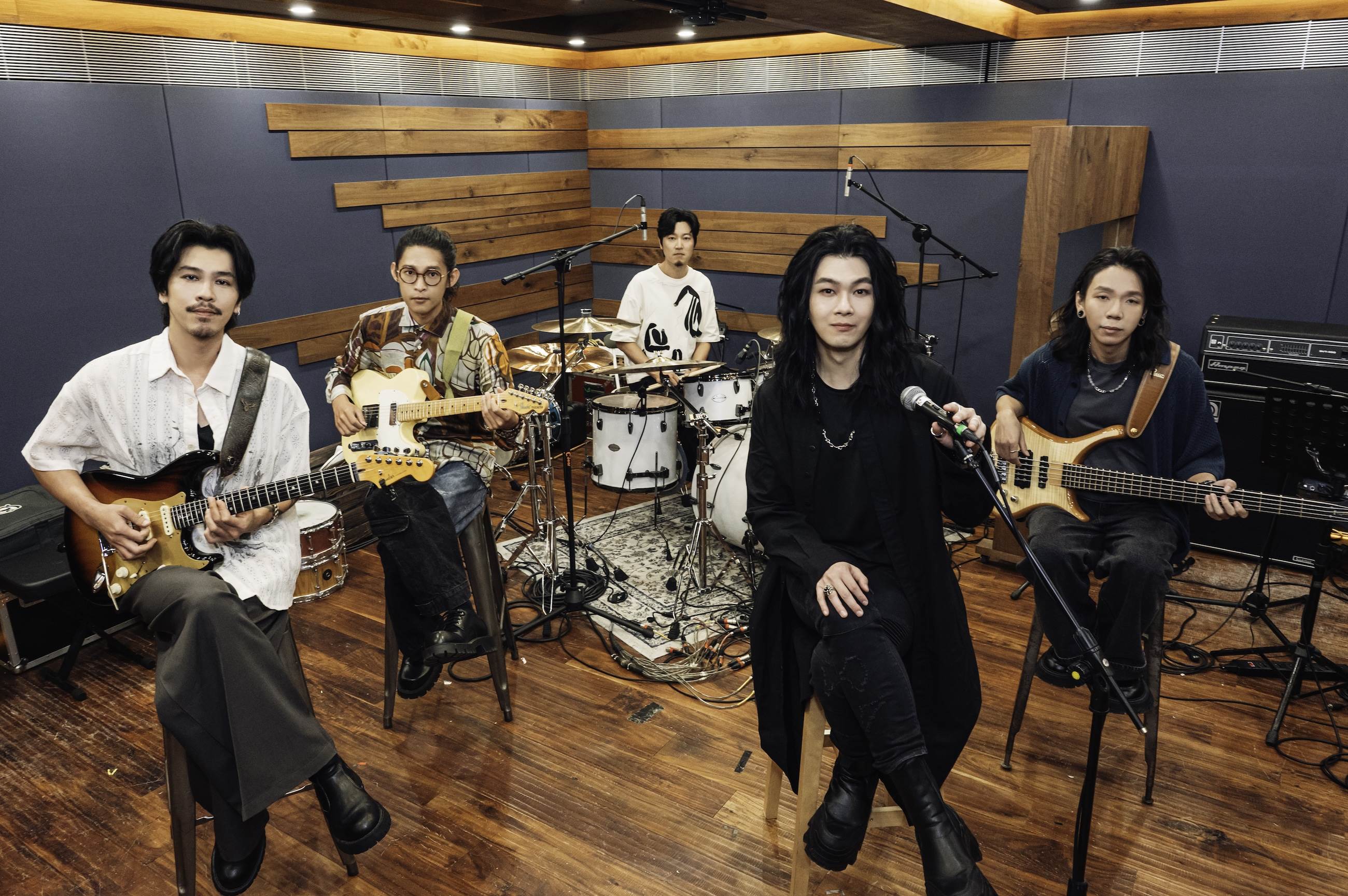 麋先生為金鐘演出密集練團。（圖／相信音樂提供）