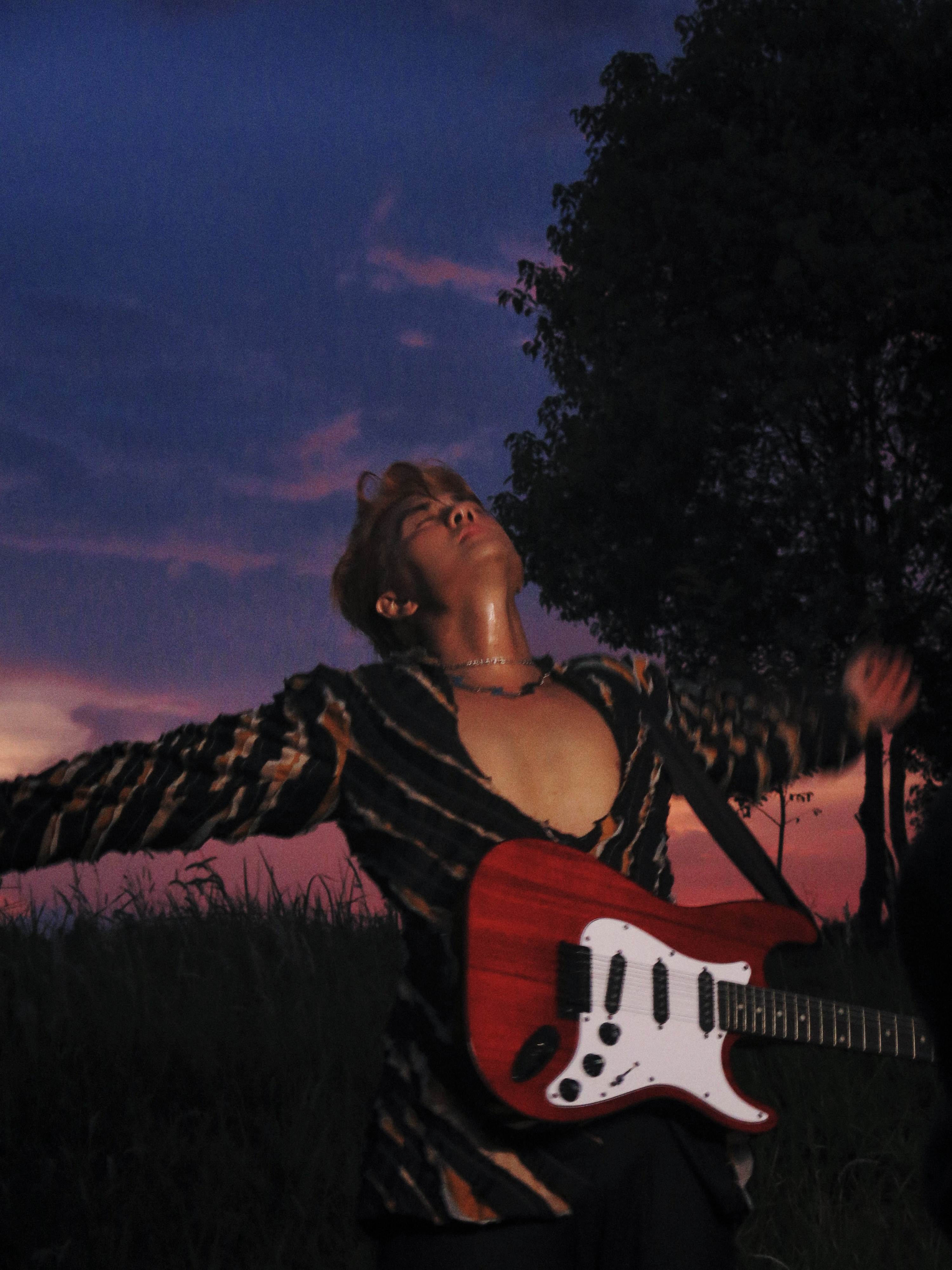 吳克群以〈沒了命愛你〉為「相信愛情」三部曲畫下句點。（圖／六度空間提供）