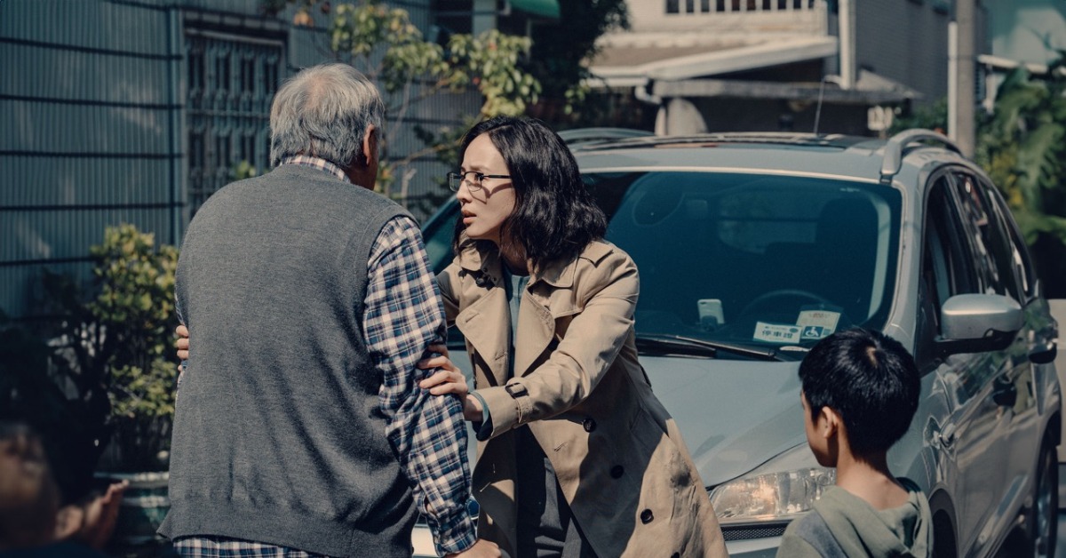 張鈞甯在影集中要照顧患有失智症的父親傅雷及患有腦麻的兒子。（圖／台灣公共電視、中華電信、瀚草文創提供）