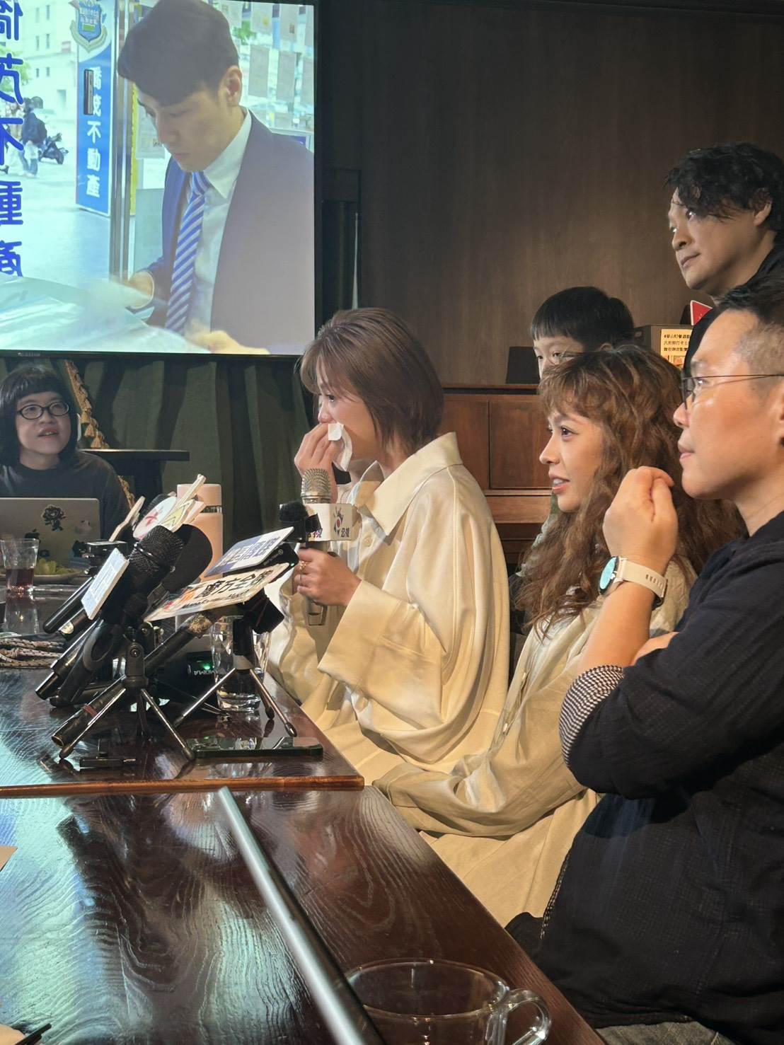 廖苡喬談到外公離世落淚。（圖／記者陳怡伶攝）