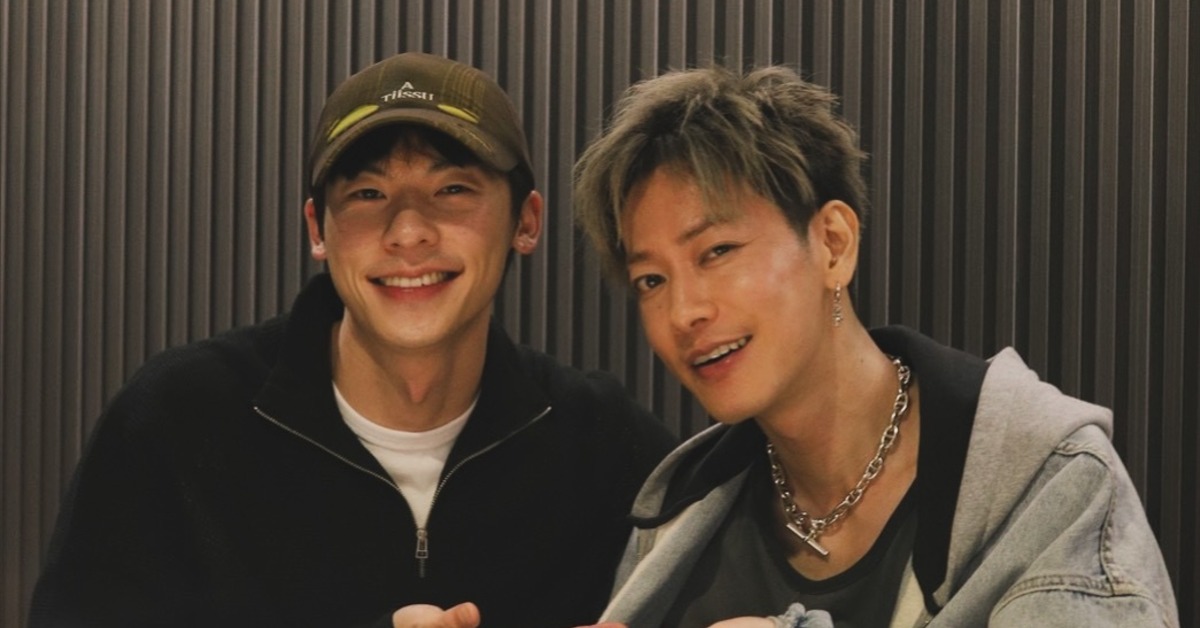 許光漢、佐藤健合體吃火鍋。（圖／翻攝自佐藤健Instagram）