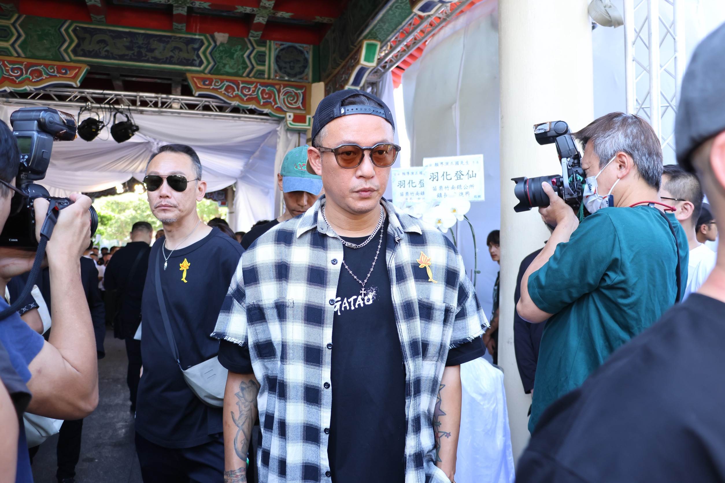 阿Ben送別顏正國。（圖／東森娛樂）