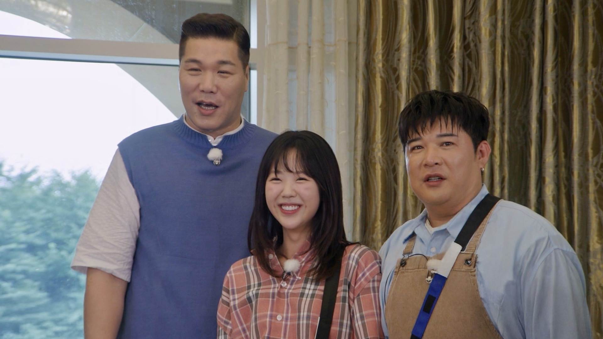 韓國綜藝《Running Man》池睿恩（中）為顯得嬌小，一直站在徐章焄（左）身旁。（圖／中天綜合台提供）