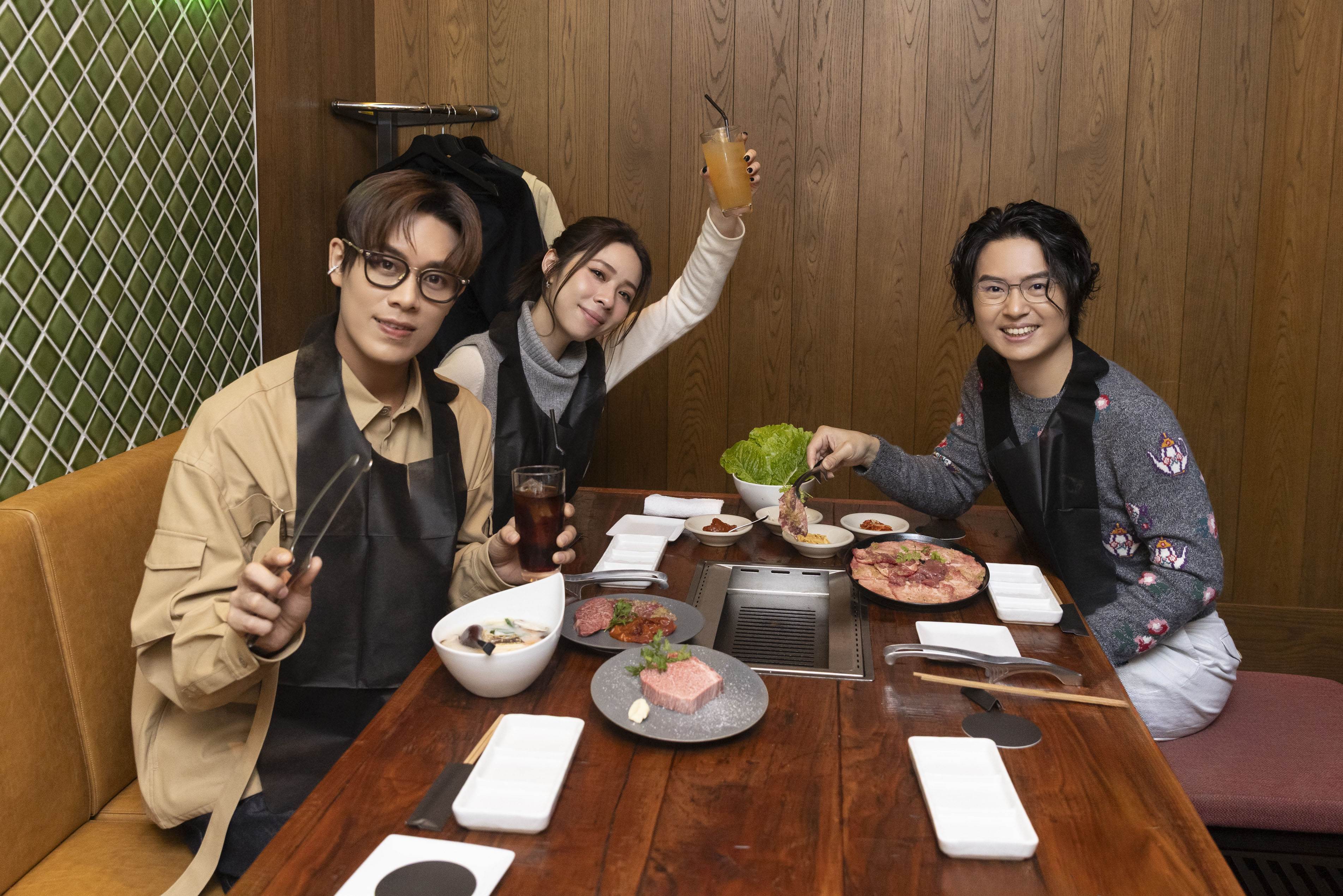 告五人日本開唱遇節氣立冬，收工揪團吃燒肉「補氣血」迎冬。（圖／相信音樂提供）