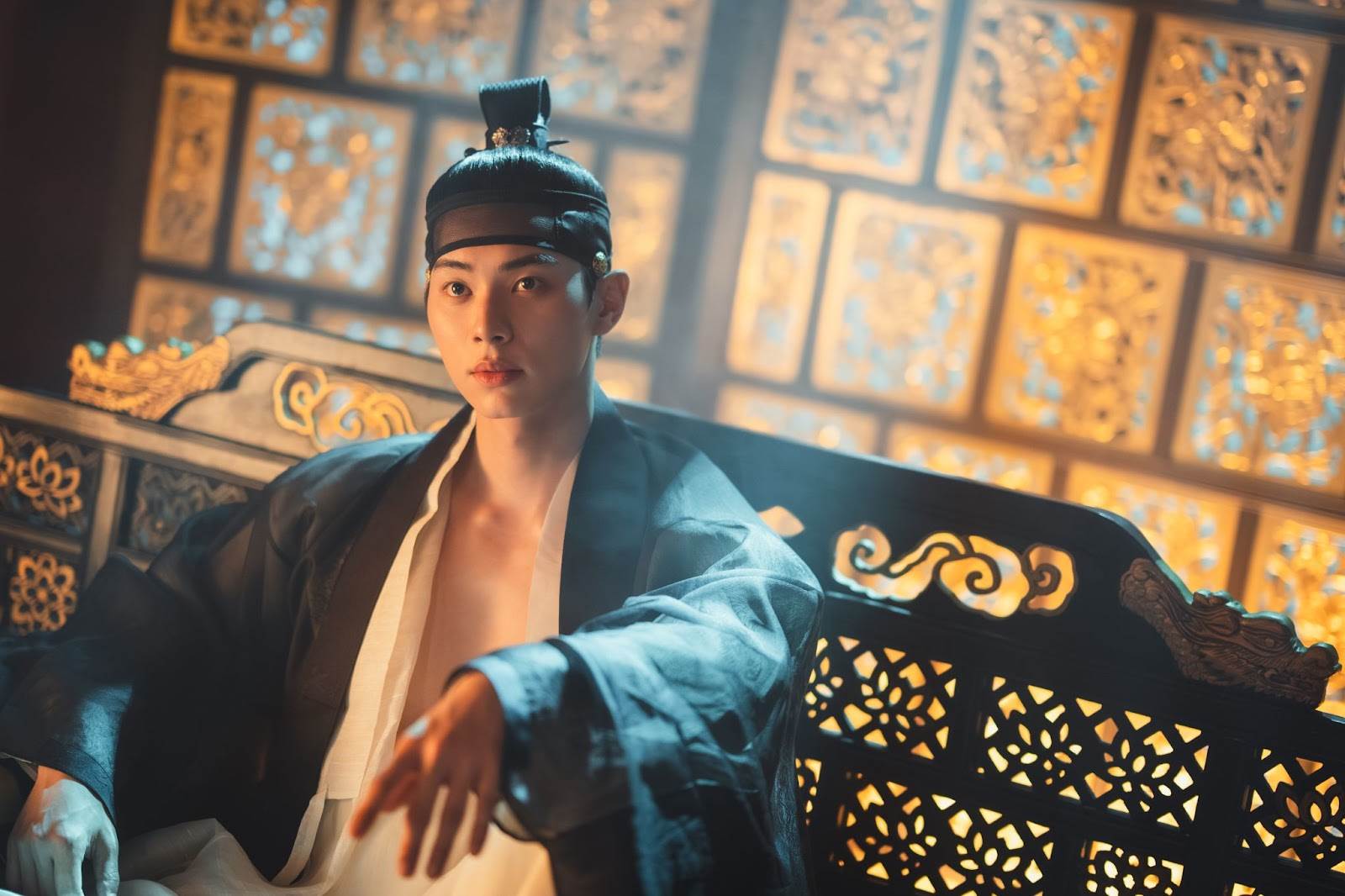2025雙位數收視代表韓劇《暴君的廚師》讓新生代男星李彩玟爆紅。（圖／Nstflix提供）