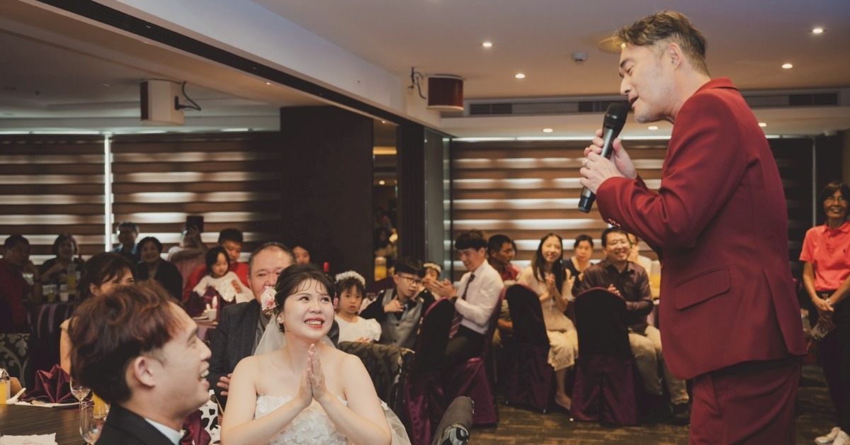 江國賓驚喜現身多年粉絲的婚禮，親自獻唱祝福新婚。（圖／三立提供）