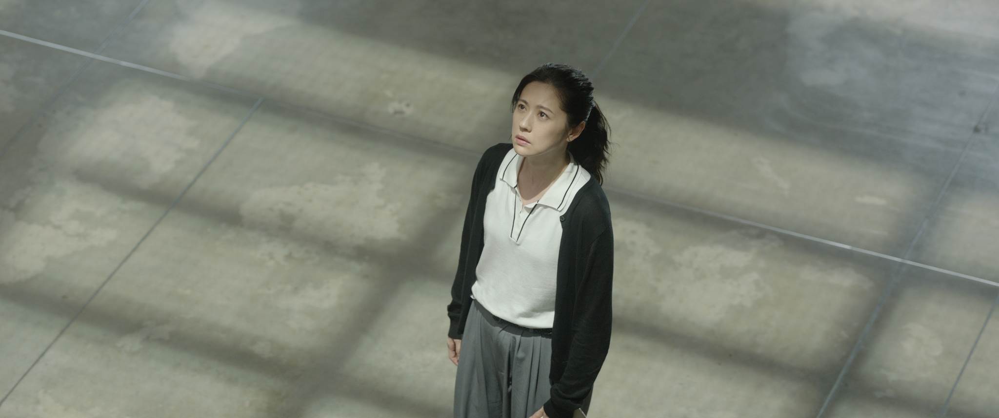 林予晞在《自殺通告》飾演英文老師。（圖／本萃電影）