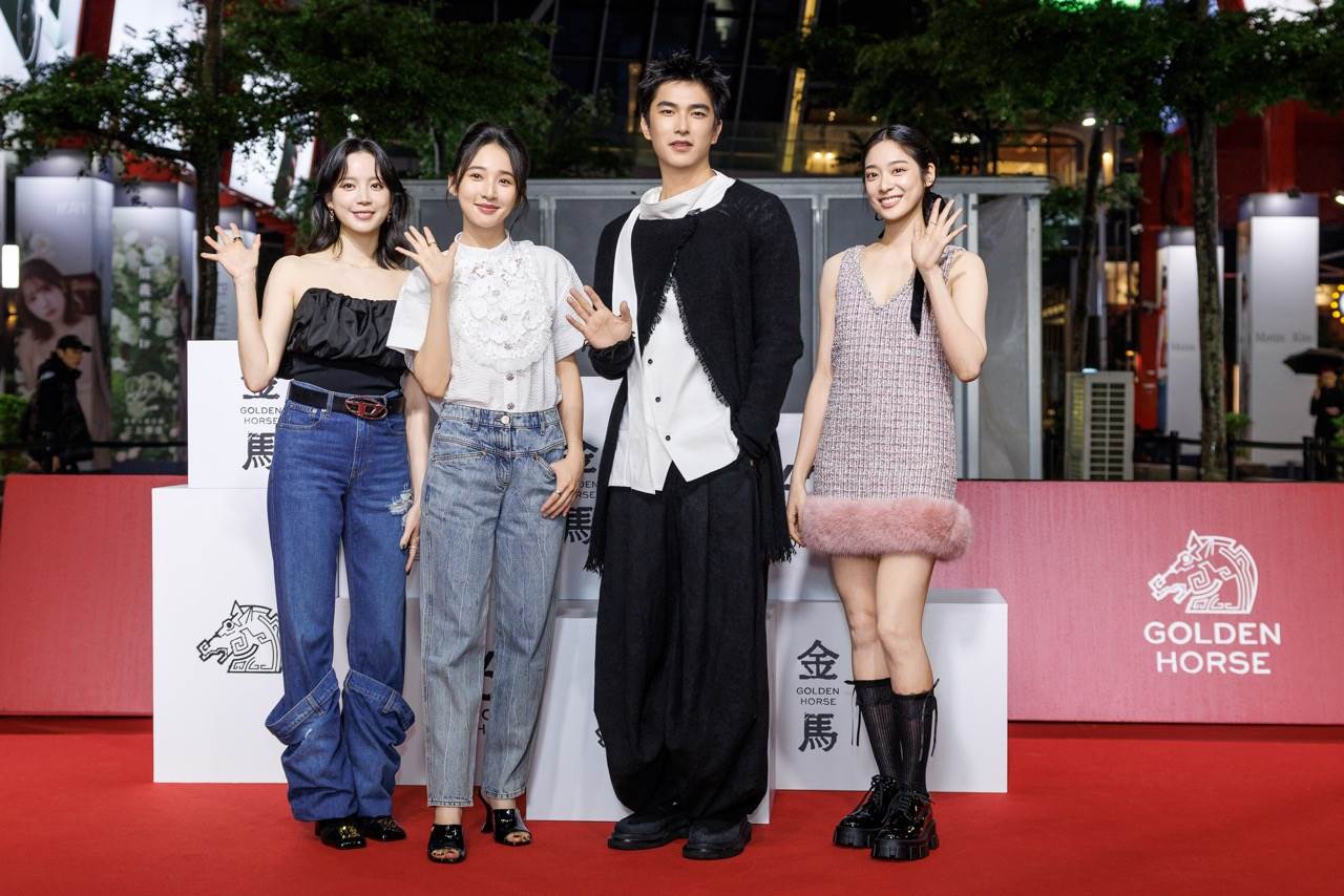 Netflix《如果我不曾見過太陽》演員程予希、李沐、曾敬驊、江齊出席金馬影展星光紅毯。（圖／Netflix提供）