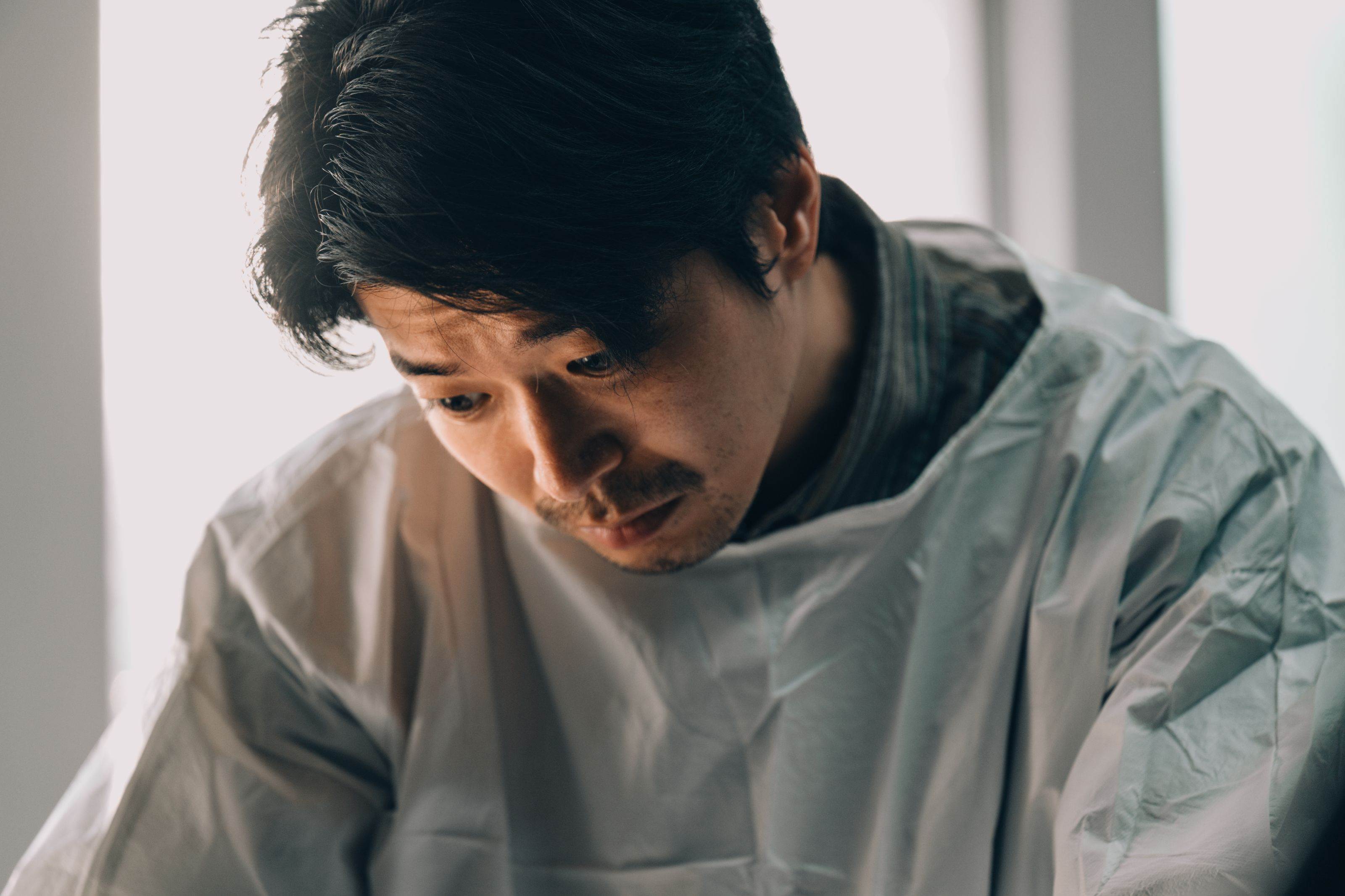 侯彥西這次飾演大體修復師。（圖／公視提供）