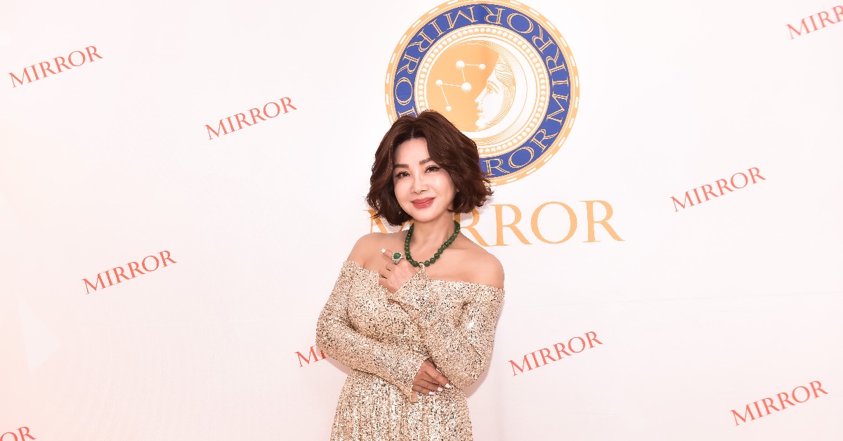 陳美鳳佩戴價值高達16億元的翡翠飾品華麗現身。（圖／皇宣緣提供）