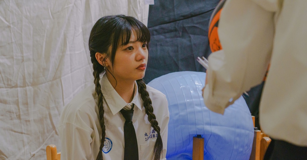 木木在劇中親眼目睹好友墜樓。（圖／小公視提供）