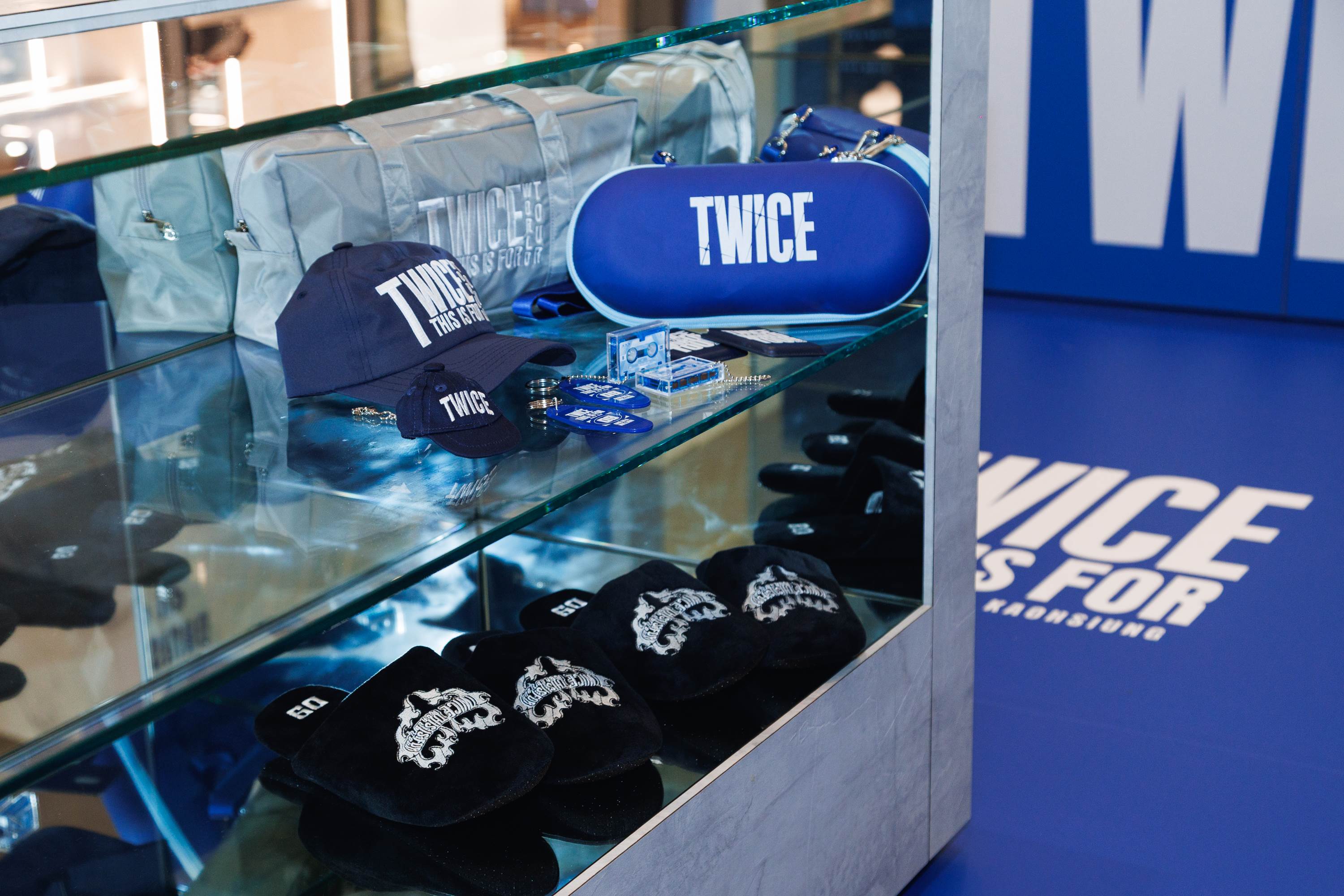 「TWICE WORLD TOUR <THIS IS FOR> POP-UP STORE IN KAOHSIUNG」巡迴快閃店11月15日開跑。（圖／ Live Nation Taiwan提供）