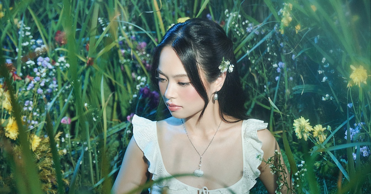 新加坡樂壇新生代創作歌手Elisha Danielle。（圖／索尼音樂提供）