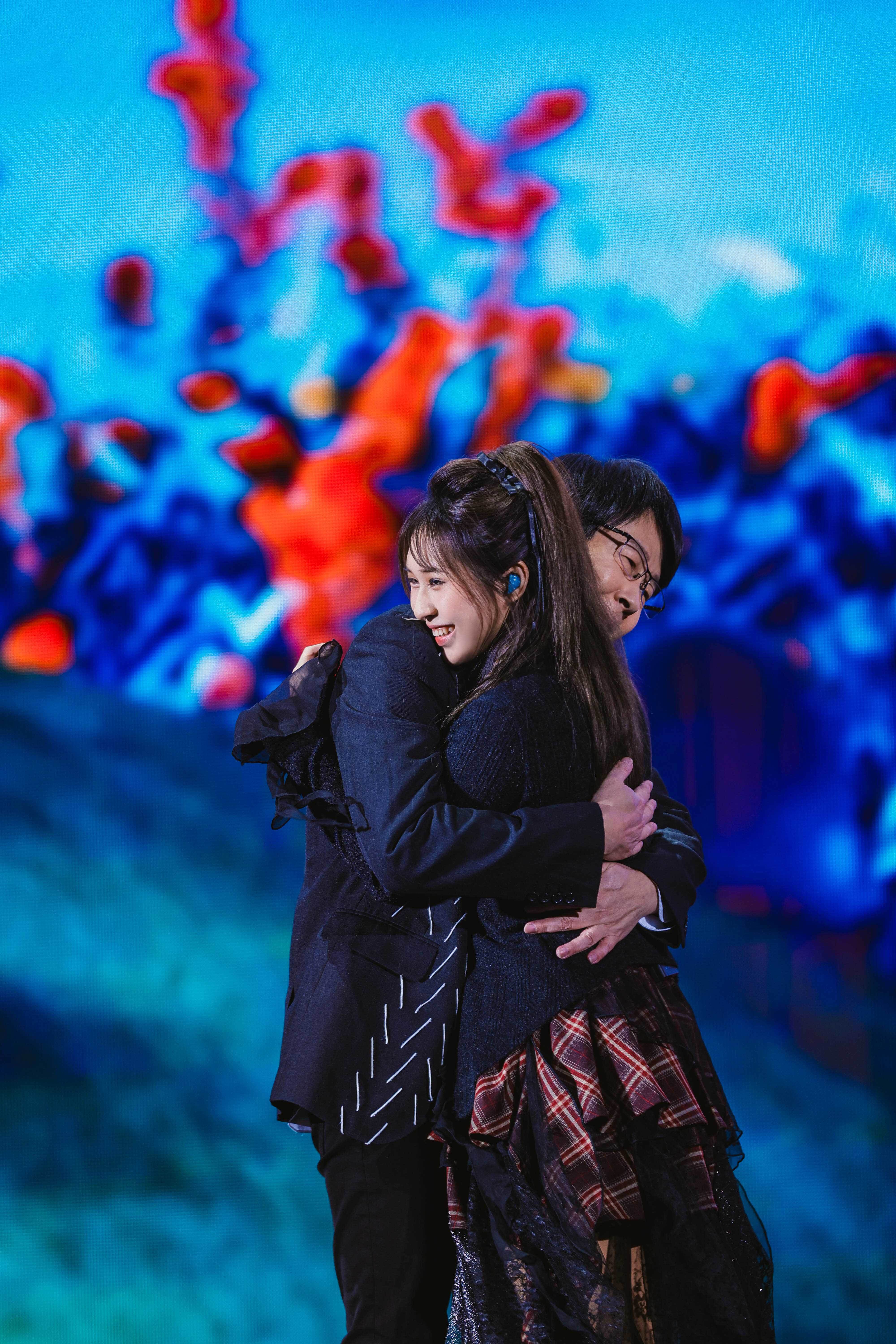 冠佑有女萬事足。（圖／相信音樂提供）