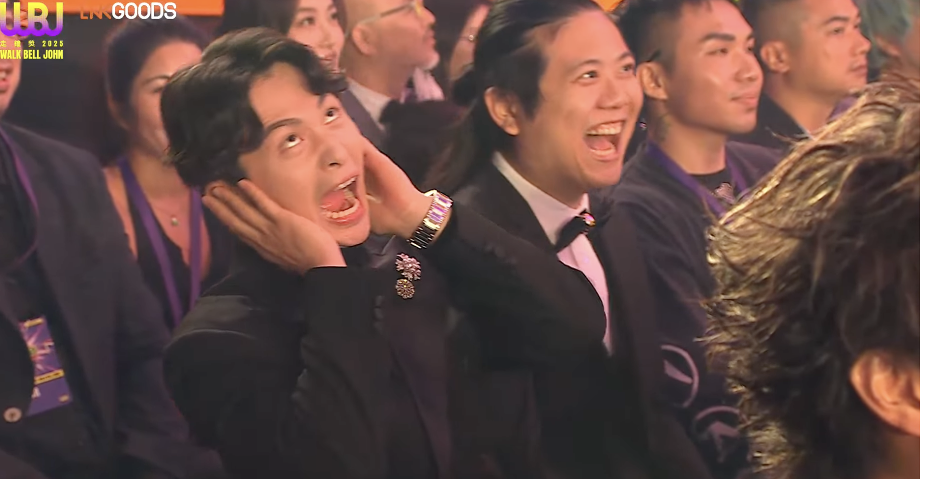博恩台下捂耳翻白眼的表情全被捕捉。（圖／翻攝自YouTube @ 走鐘獎頒獎典禮 ）