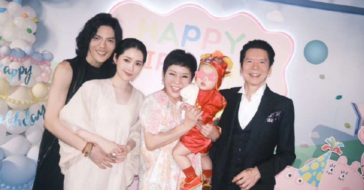 郭碧婷嫁給向佐後，為向家育有一子一女。（圖／翻攝自向太 微博）
