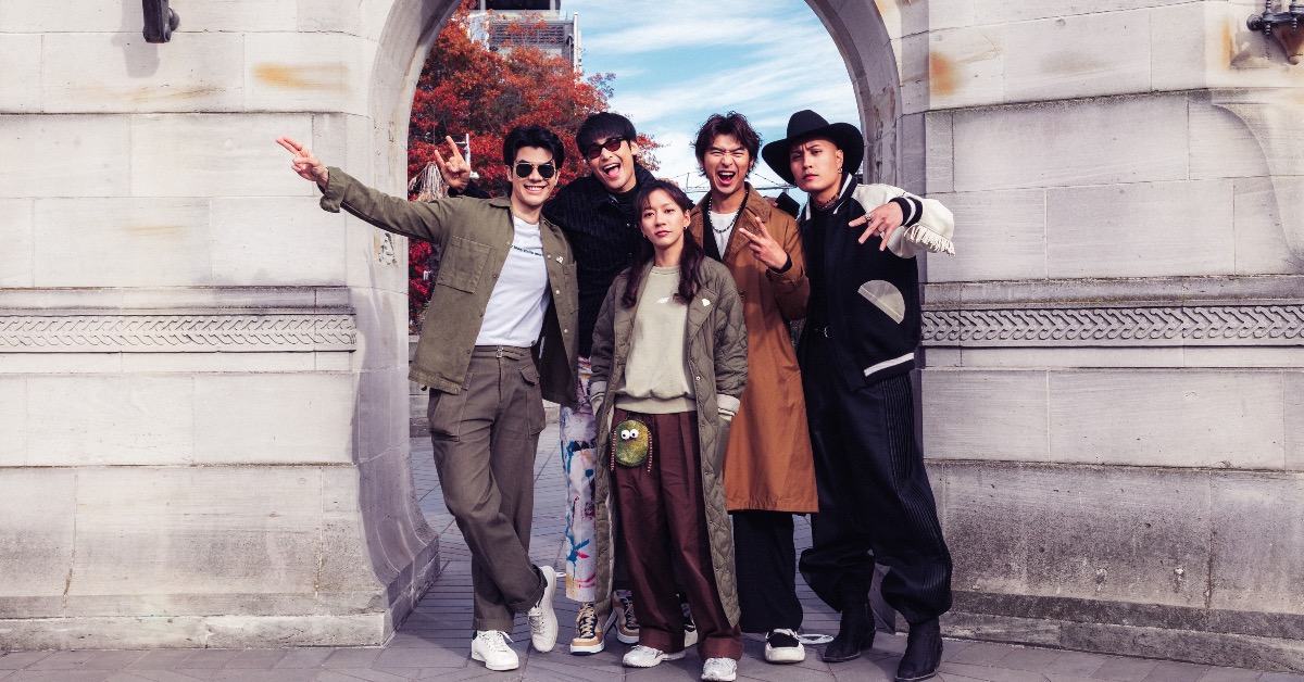 Mile(左起)、Apo、陳妤、陳柏霖和黃宣來到基督城市區。（圖／出去一下提供）