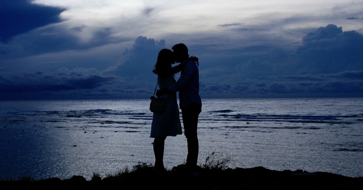 微博瘋傳有部拍攝中的現代偶像劇，女方因為「吻過頭」導致男主直接向劇組投訴。（圖／翻攝自pixabay）