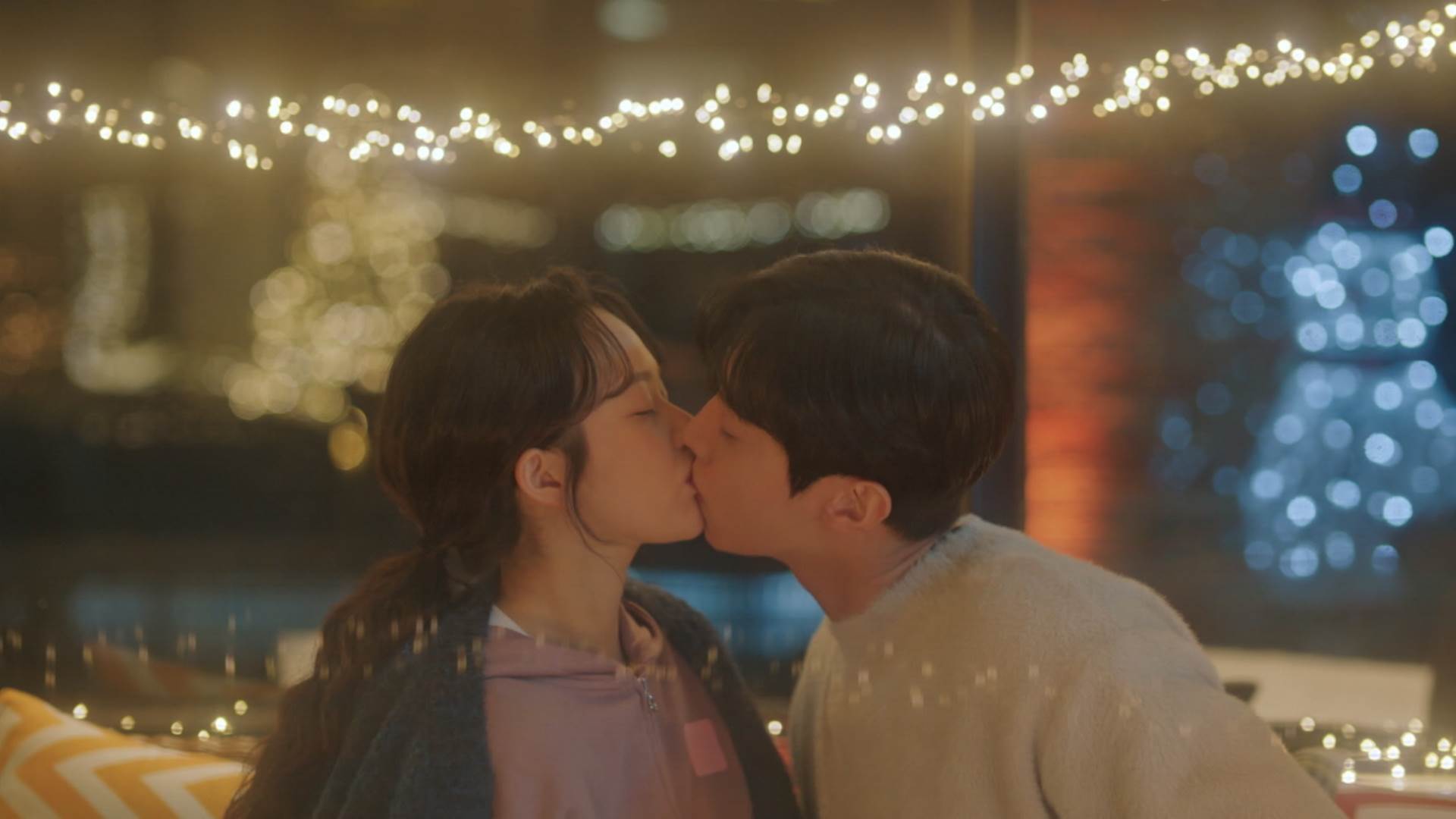 鄭知蘇談及《回到20歲》與振永吻戲難度大。（圖／中天娛樂台提供）