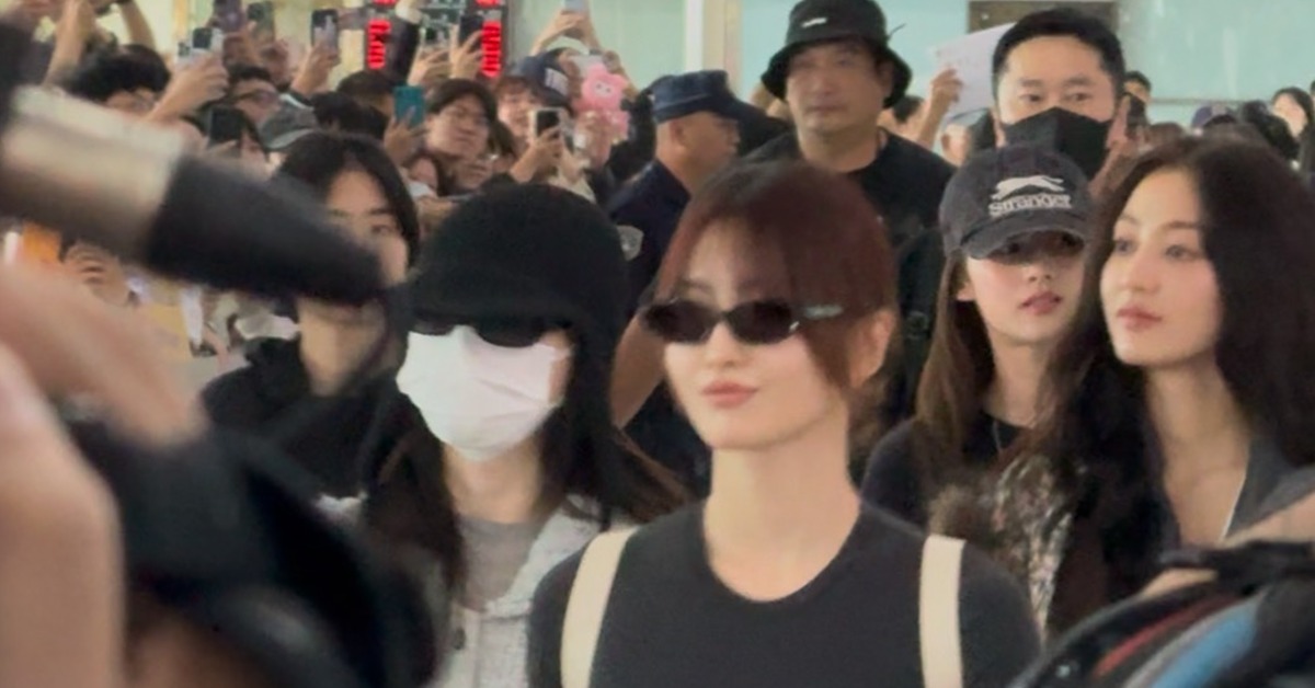 南韓女團TWICE成員娜璉、定延、Momo、Sana、志效、Mina、多賢稍早抵台。（圖／記者楊雅芸攝）