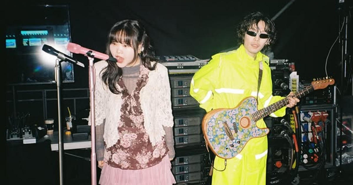 韓國樂團AKMU（樂童音樂家）由兄妹李燦赫、李秀賢組成。（圖／翻攝自AKMU IG）