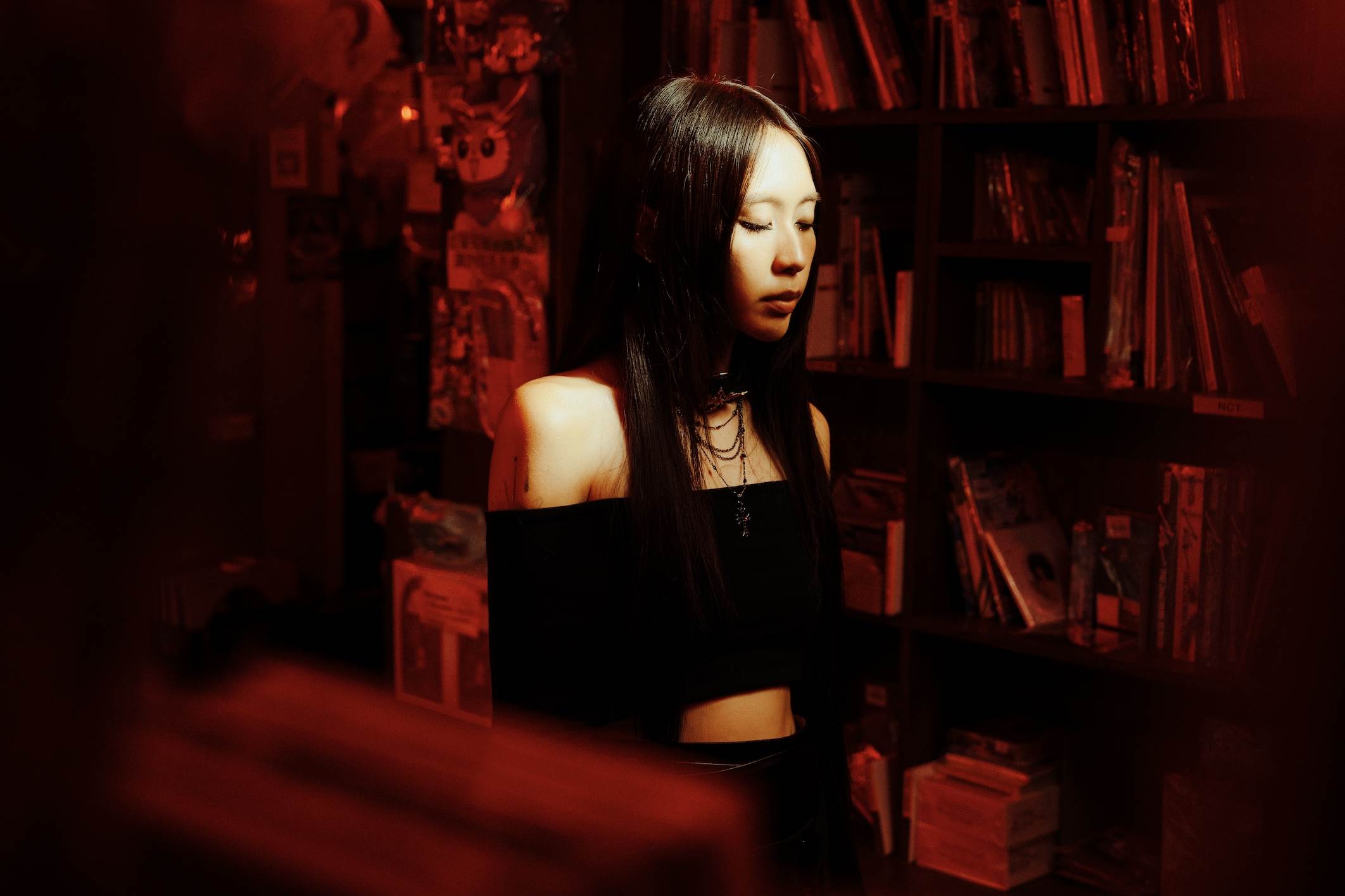 李芷婷Nasi Li 推出2025 年全新強勢主打《燒成灰燼》。（圖／華納音樂提供）