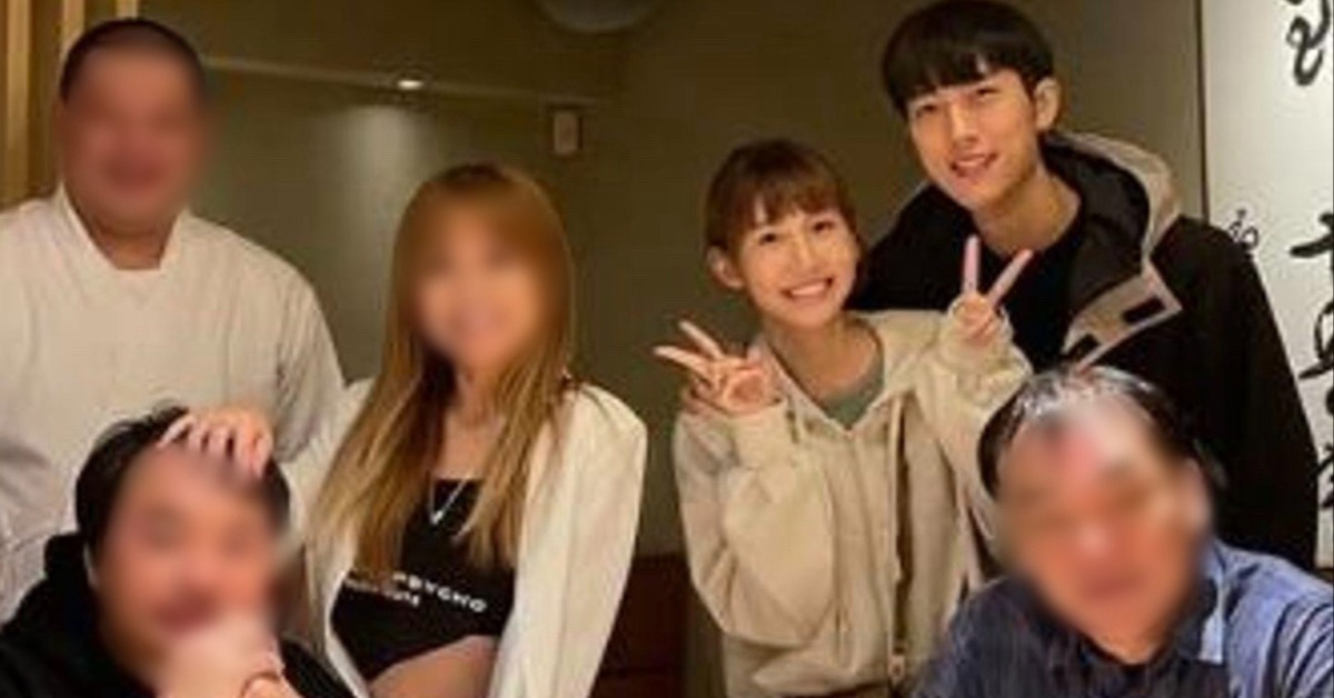 韓秉融（左下）是粿粿（右二）同母異父的兄妹。（翻攝自韓秉融IG）