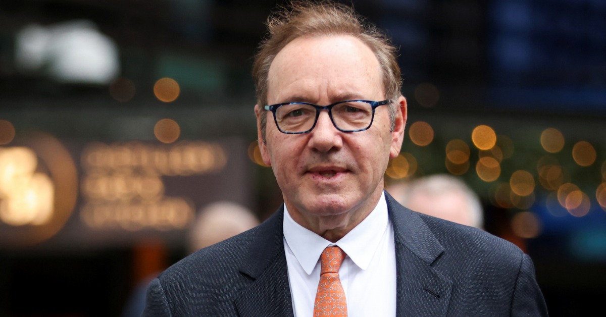 奧斯卡影帝凱文史貝西坦言他在飯店與民宿間漂泊、無家可歸。（圖／路透社）