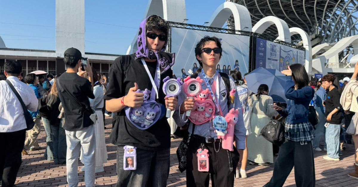 韓國女團TWICE粉絲郭先生和張先生。（圖／記者楊雅芸攝）