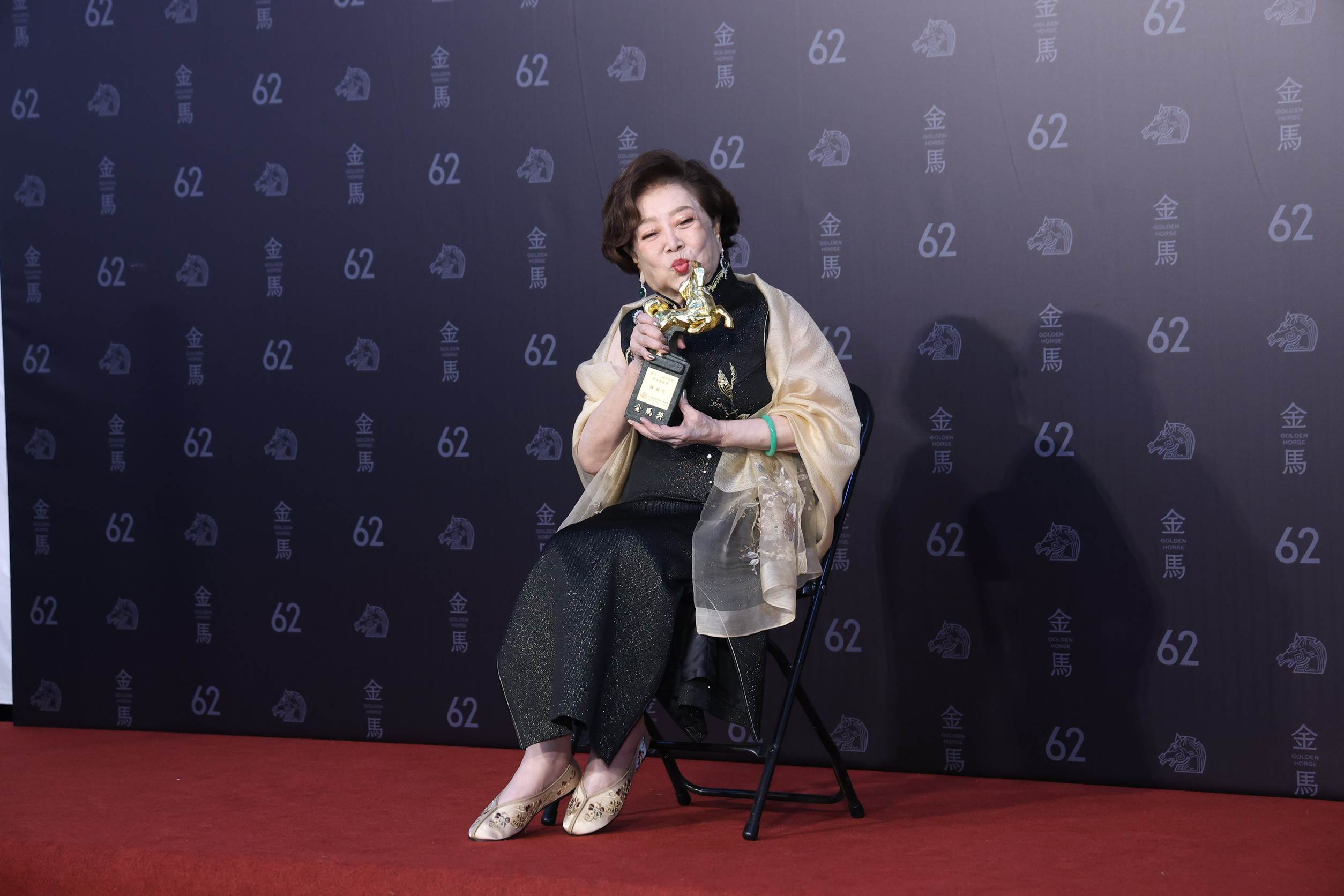 陳淑芳拿下終身成就獎。（圖／東森娛樂）