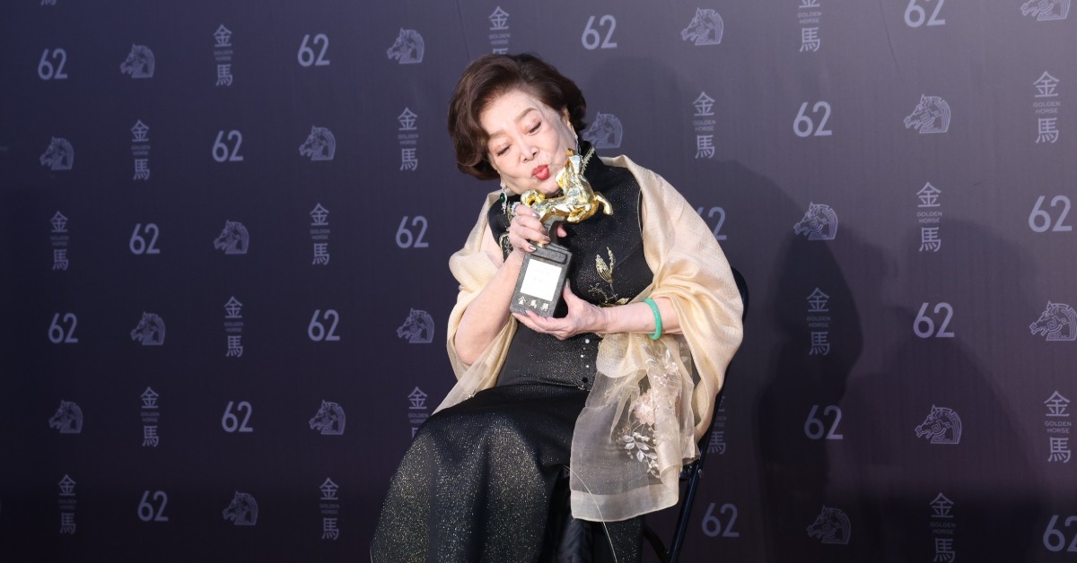 第62屆金馬獎「終身成就獎」頒發給「國民阿嬤」陳淑芳。（圖／東森新聞）