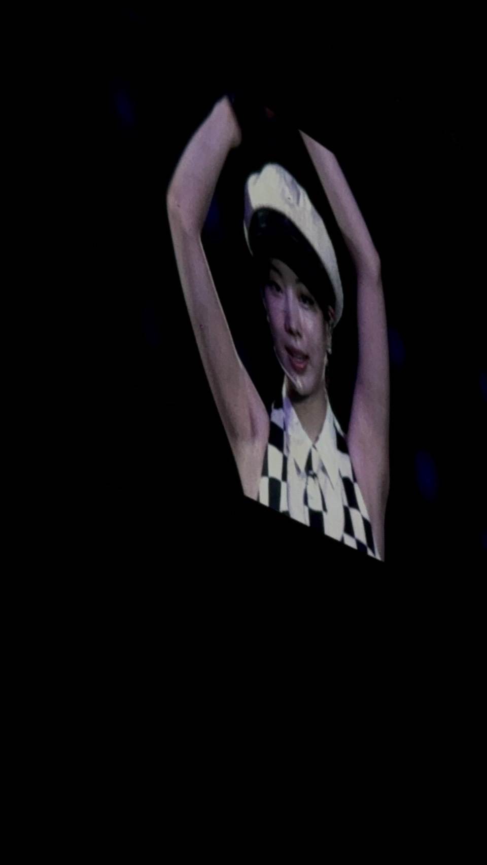 多賢則彈起鋼琴帶來〈給愛麗絲〉現身。（圖／讀者提供）