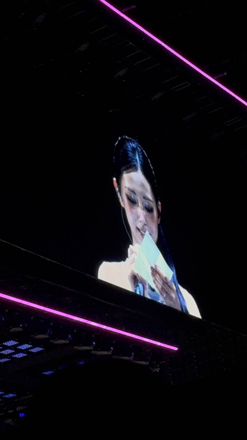 子瑜今天也一樣準備了信件來和大家表露真心。（圖／讀者提供）