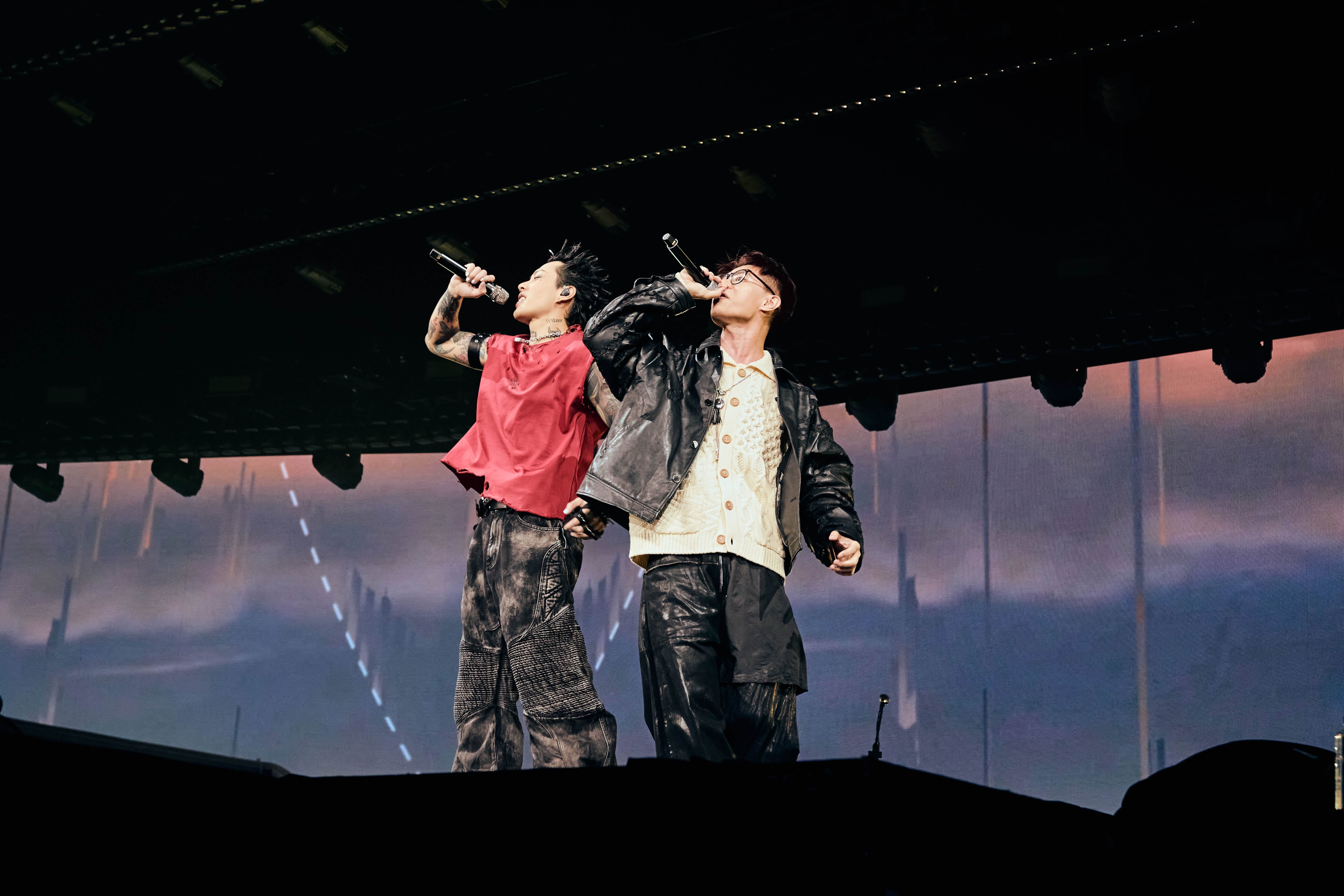 Marz23與嘉賓莫宰羊。（圖／寬宏藝術Ｘ華納音樂提供）