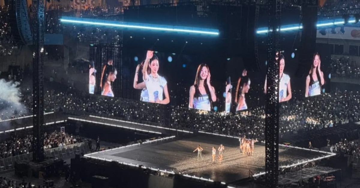 韓團TWICE連續兩天在高雄開唱，最終場ONCE們好不捨，台上周子瑜也忍不住哽咽。（圖／讀者提供）