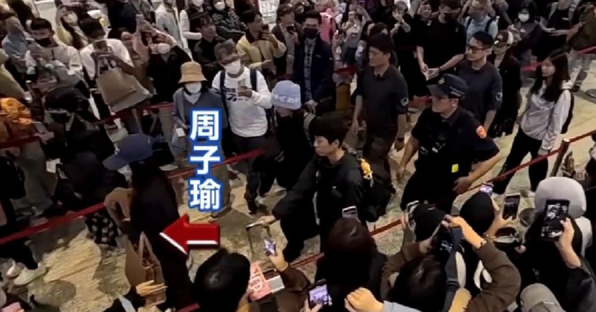 韓國女團TWICE來台嗨唱兩晚，今天一早7點搭機離台，不少粉絲看完演唱會直奔機場大廳等候送機。（圖／東森新聞）