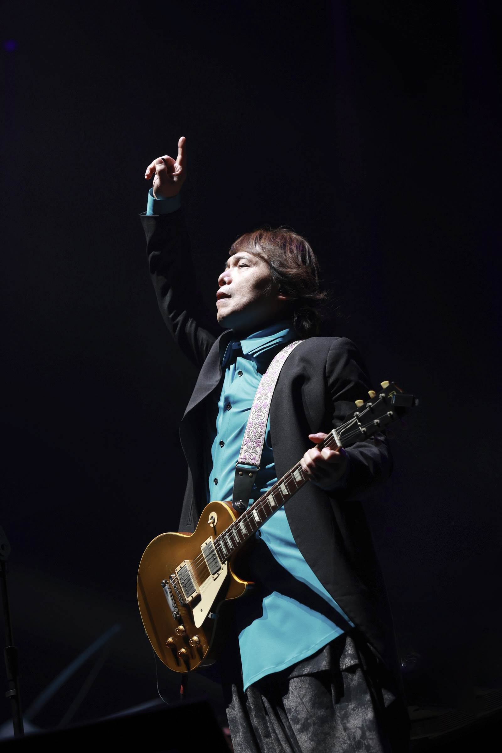 伍佰嗨翻高雄巨蛋。（圖／月光音樂提供）