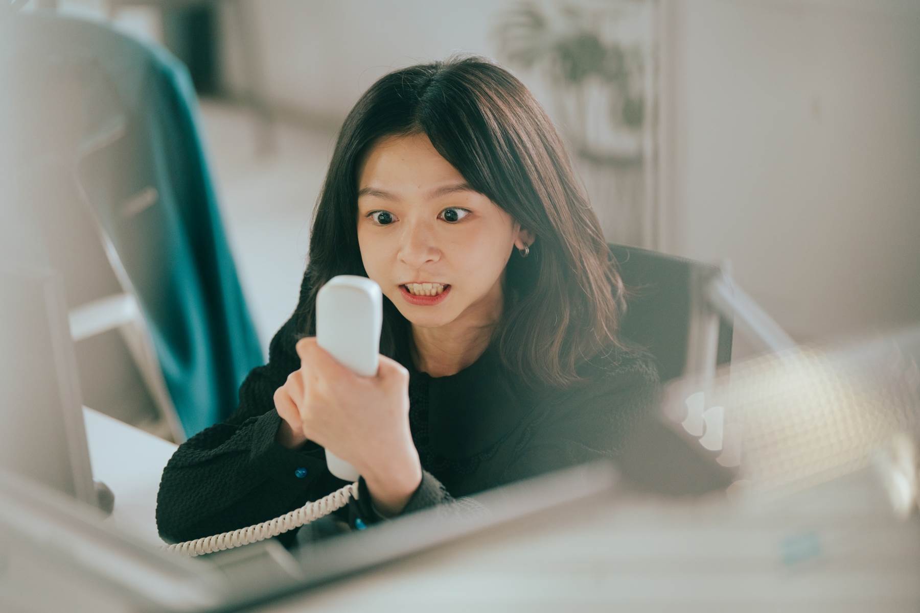 陳姸霏在新劇《人生只租不賣》飾演女主角幸琪，性格直率，遇到不合理之事會破口大罵。(圖／公視台語台提供)