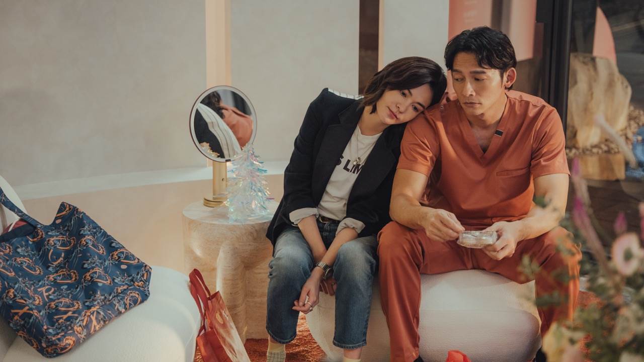 《整形過後》温昇豪（右）重逢張榕容（左）掀起感情風暴。（圖／六魚文創提供）