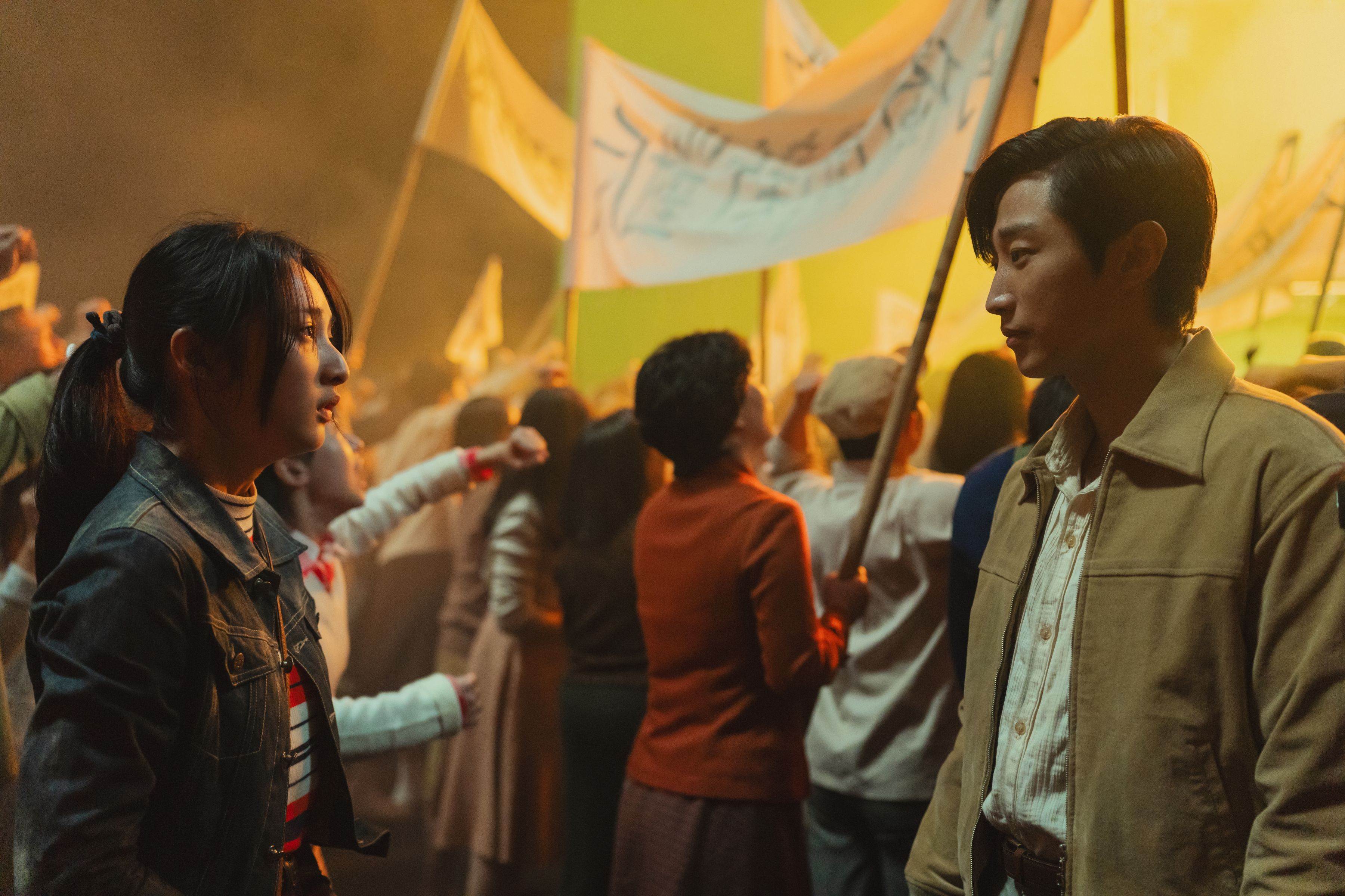 李沐和韓星振永在《那張照片裡的我們》一見鍾情，彼此吸引。（圖／瀚草文創GrX STUDIO）