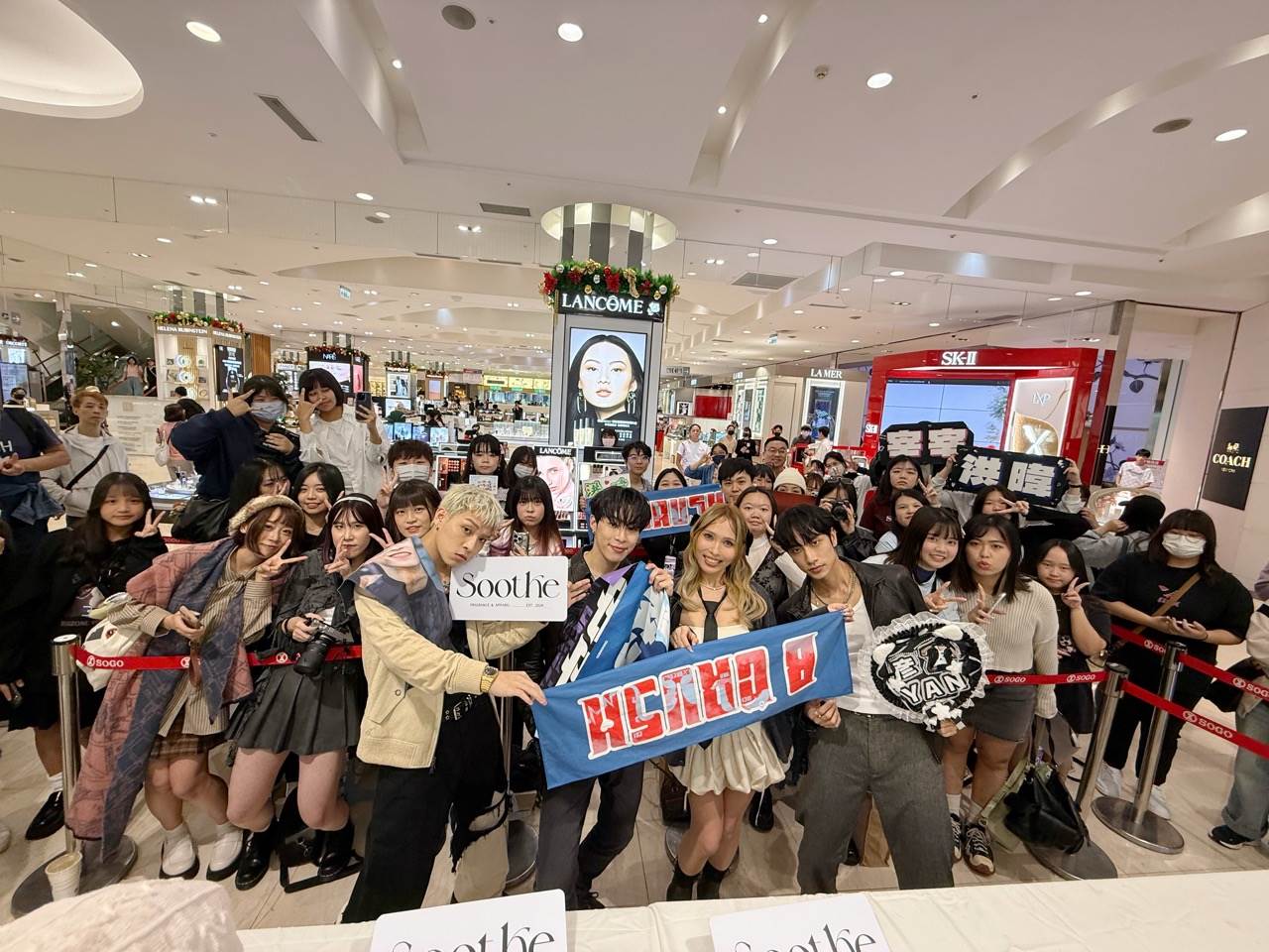 新世代潮流混聲團體B CRUSH化身香氛品牌店長掀暴動。（圖／Soothe時氛提供）