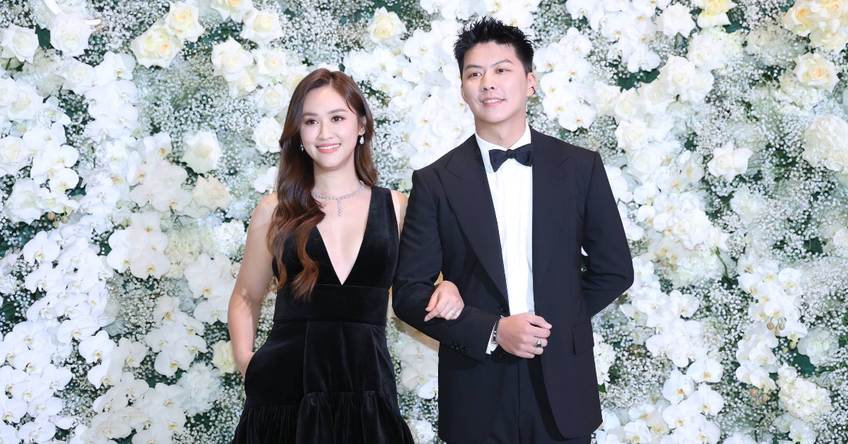 Sandy攜帥尪王先生出席邱澤婚禮。（圖／東森娛樂）