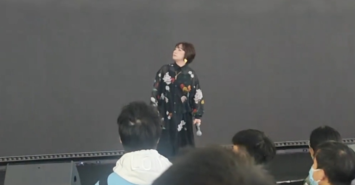 歌手大槻真希在上海開唱直接被斷電請下台。（圖／翻攝自微博）