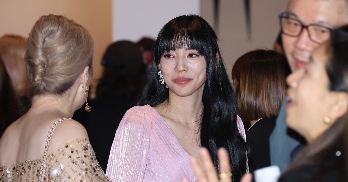 李靚蕾現身閨密許瑋甯的婚禮。（圖／東森娛樂）