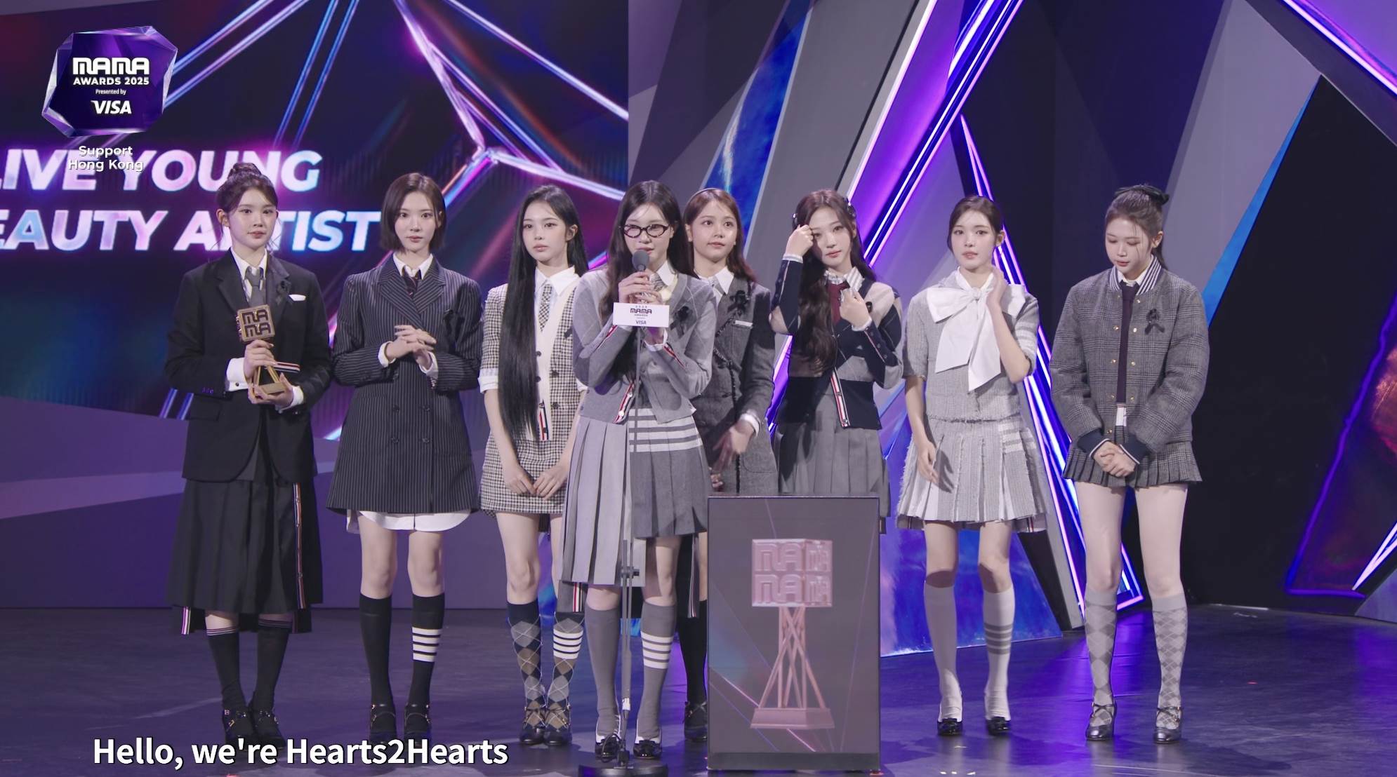 《2025 MAMA》OLIVE YOUNG K-BEAUTY ARTIST Hearts2Hearts。（圖／翻攝自Mnet Plus）
