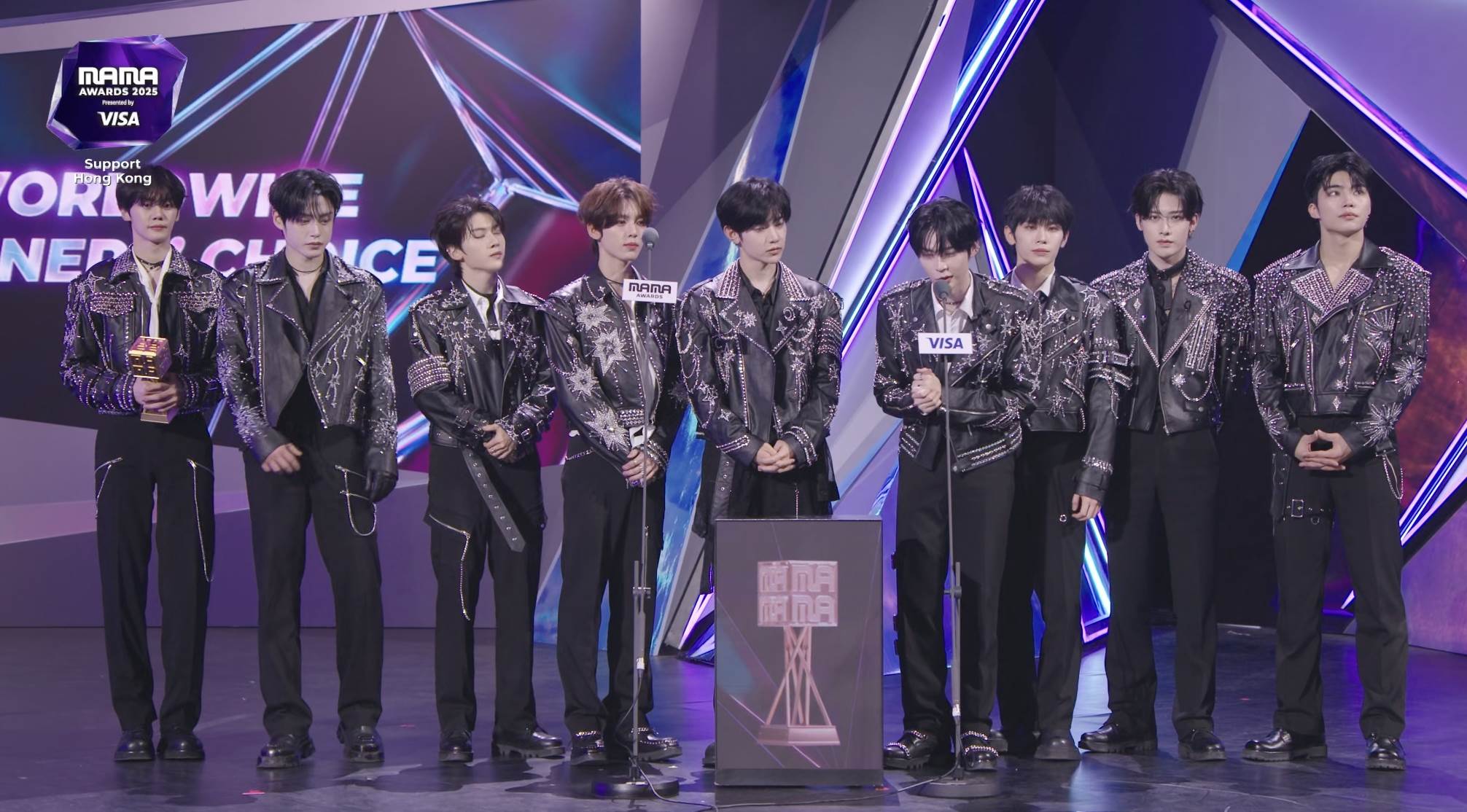 《2025 MAMA》WORLDWIDE KCONERS' CHOICE ZEROBASEONE（ZB1）。（圖／翻攝自Mnet Plus）