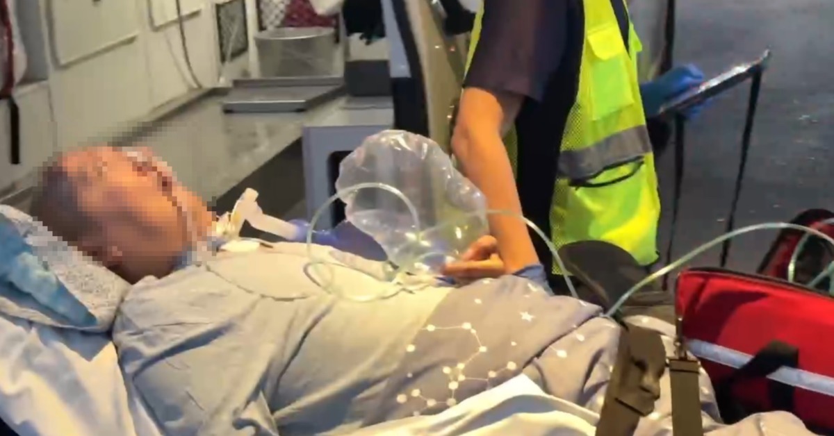 袁惟仁於29日下午由救護車緊急送抵台東馬偕醫院，現正接受進一步檢查。（圖／東森新聞）