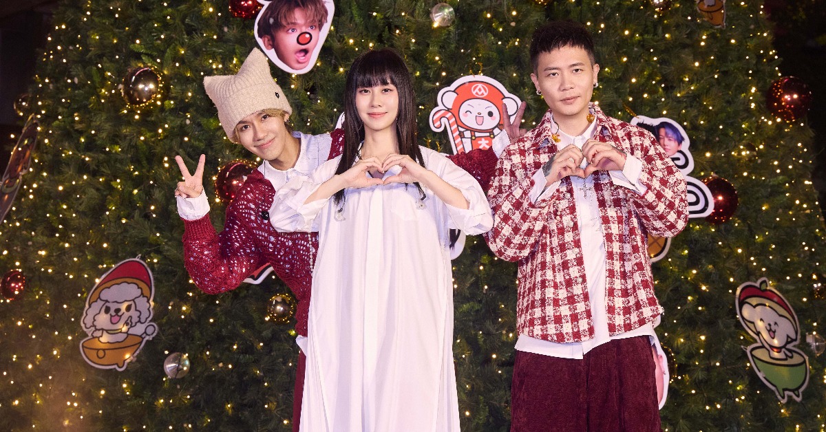 白安、鼓鼓呂思緯、蕭秉治參加點燈儀式。（圖／相信音樂提供）